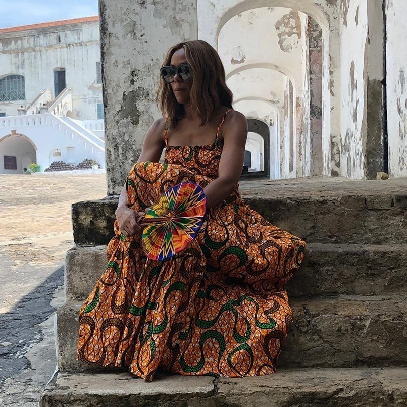 Canadian singer Deborah Cox tries Ghanaian fufu and Jollof for the first time and she loves them [VIDEO]