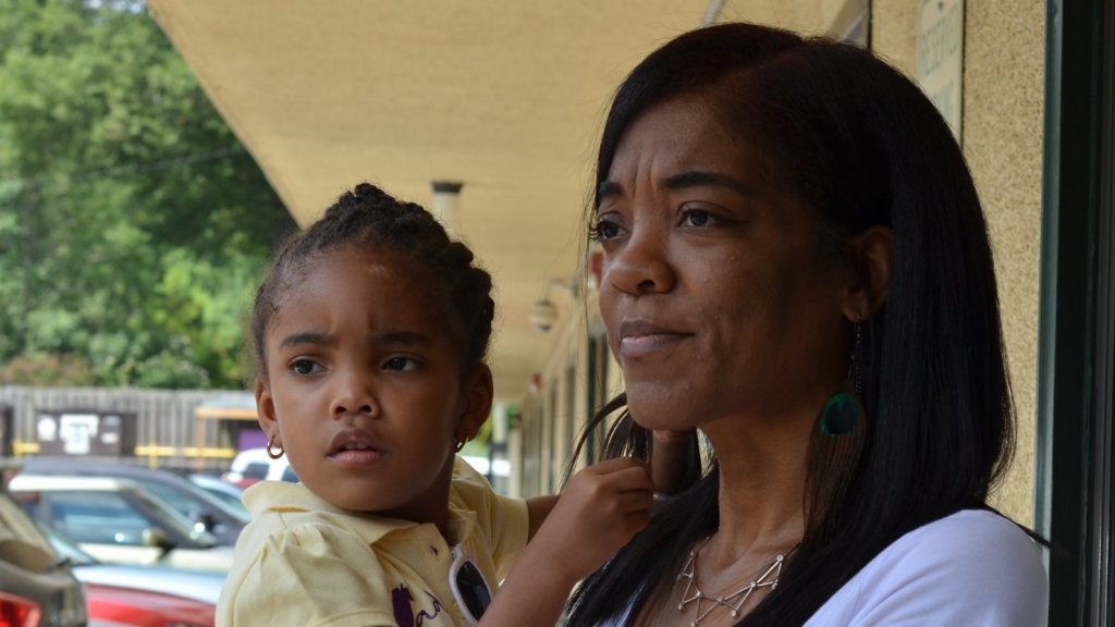 This 3-year-old girl from North Carolina runs lemonade stand to help babies in need