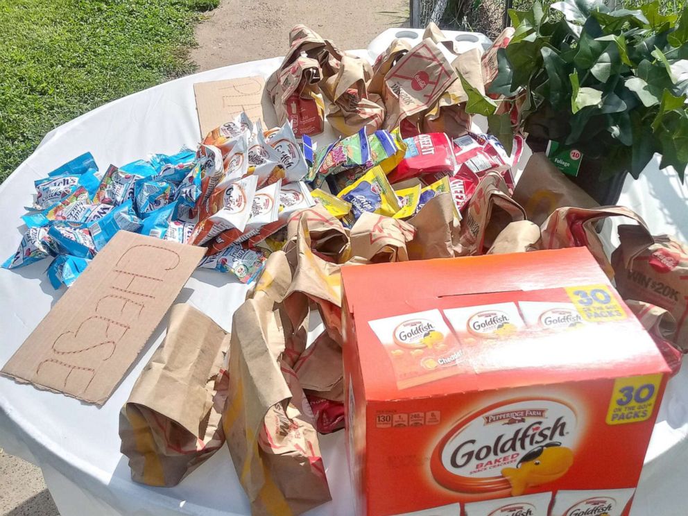 Meet the Missouri mom of 6 who gives out over 100 lunches every day to hungry kids in her neighbourhood