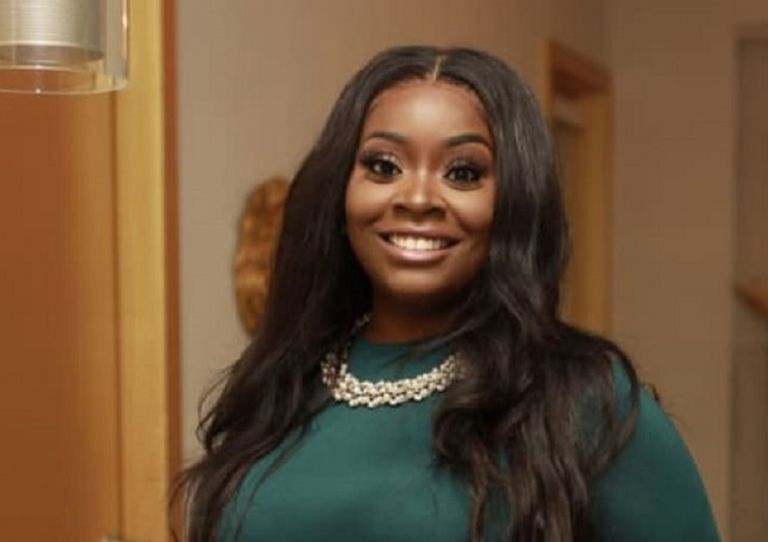 This mom made 100K in 5 months with a simple side hustle she started