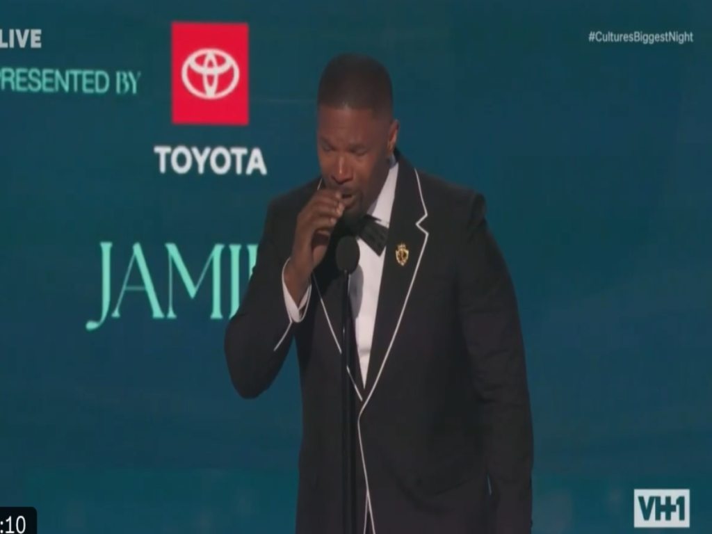 Jamie Foxx cries as he accepts Ultimate Icon Award at BET Awards: 'My ...