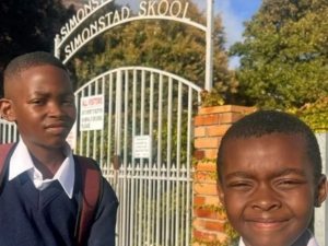Gang violence in Cape Town force parents to seek former white-only schools