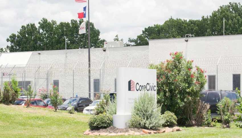 Court overturns New Jersey ban on immigration detention contracts