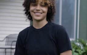 Teen says she was forced to prove to server that she’s a girl after entering restaurant restroom