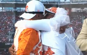 Full circle moment for Cleveland Browns fans who got married outside stadium after meeting at tailgate  