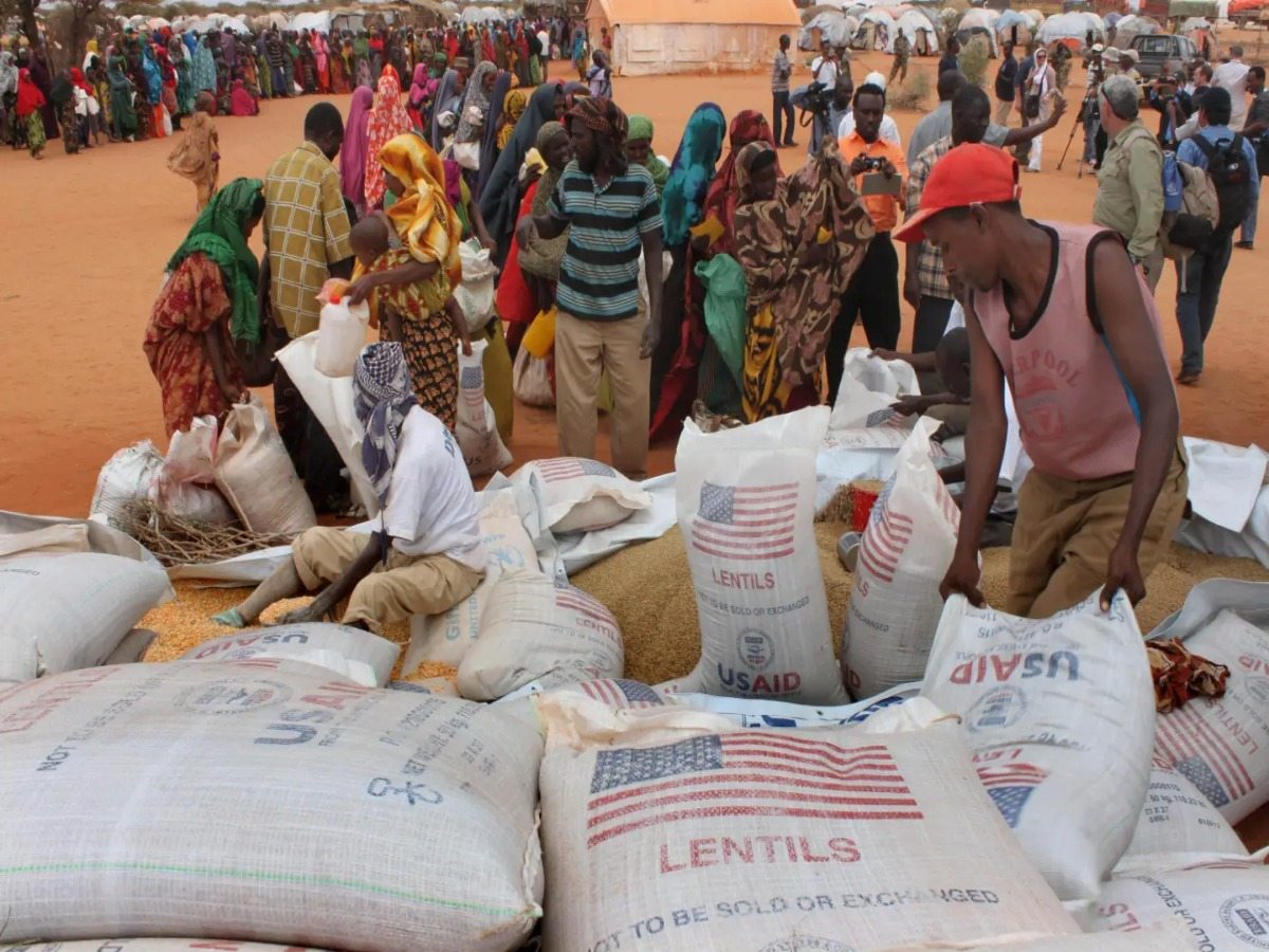 U.S. halts assistance to Somalia’s government after accusing officials of destroying a US-funded WFP warehouse and seizing food aid.